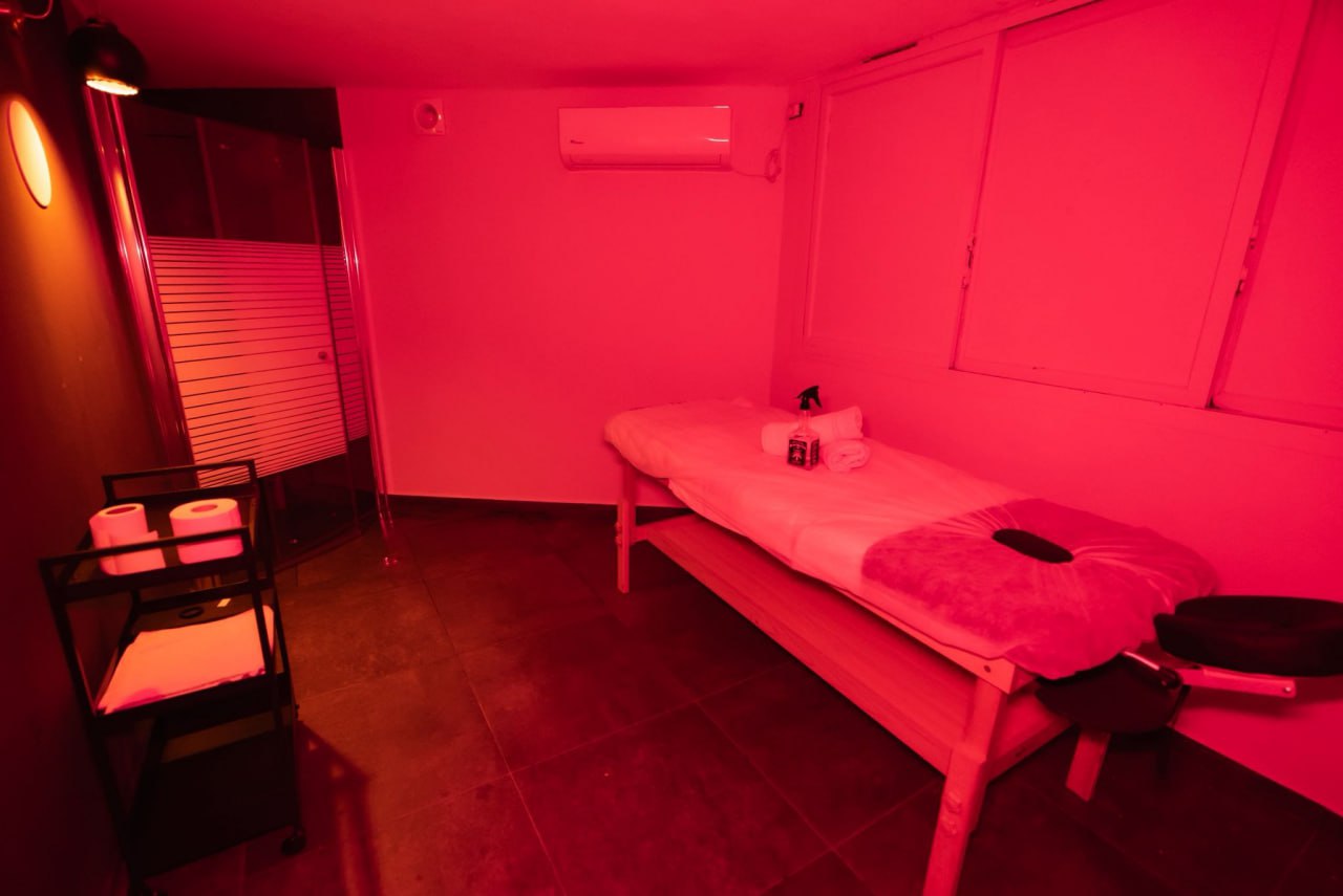 עיסוי ב-4 ידיים חוה המדהימה ביותר עיסוי ב-4 ידיים חוה המדהימה ביותר