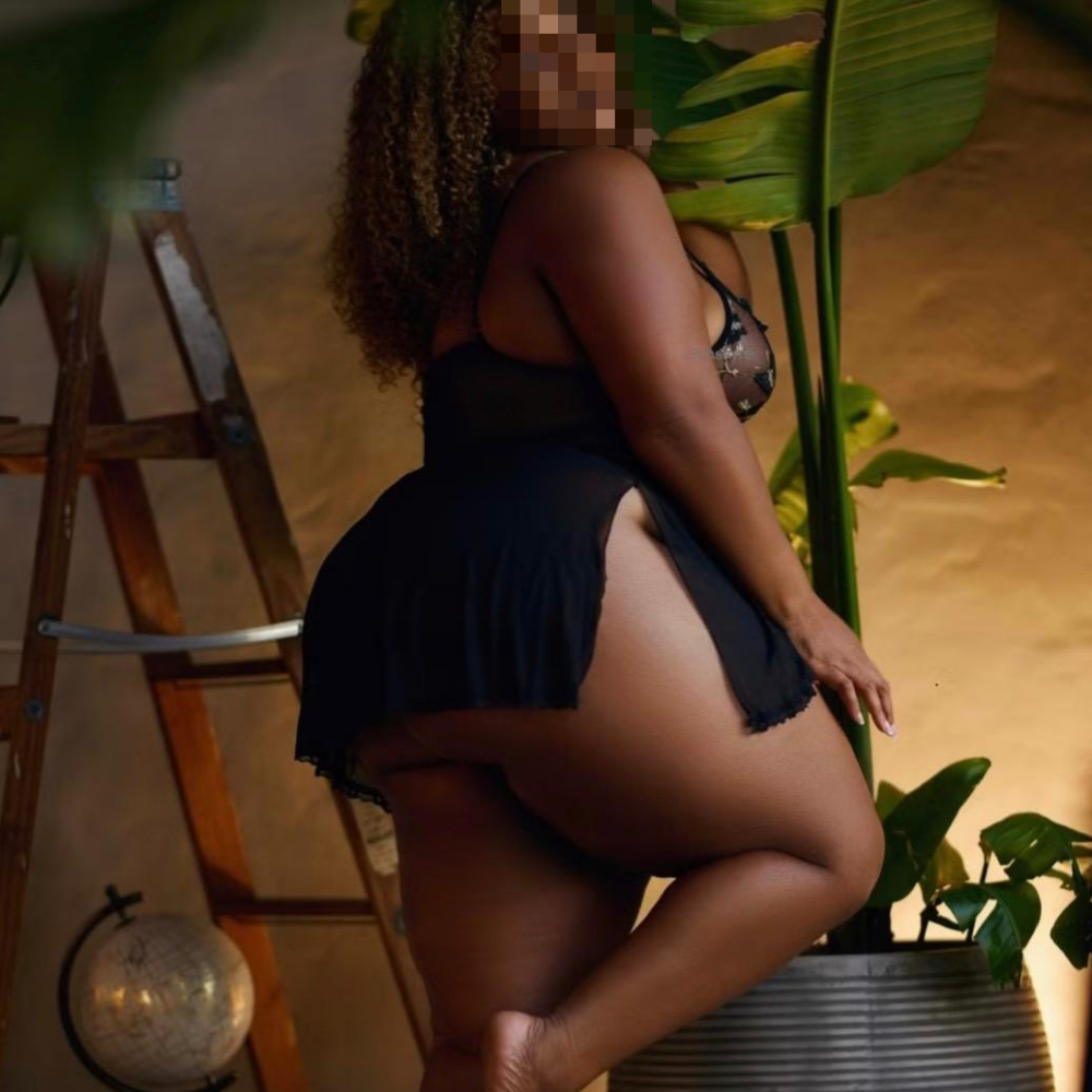 A professional and pampering masseuse A professional and pampering masseuse