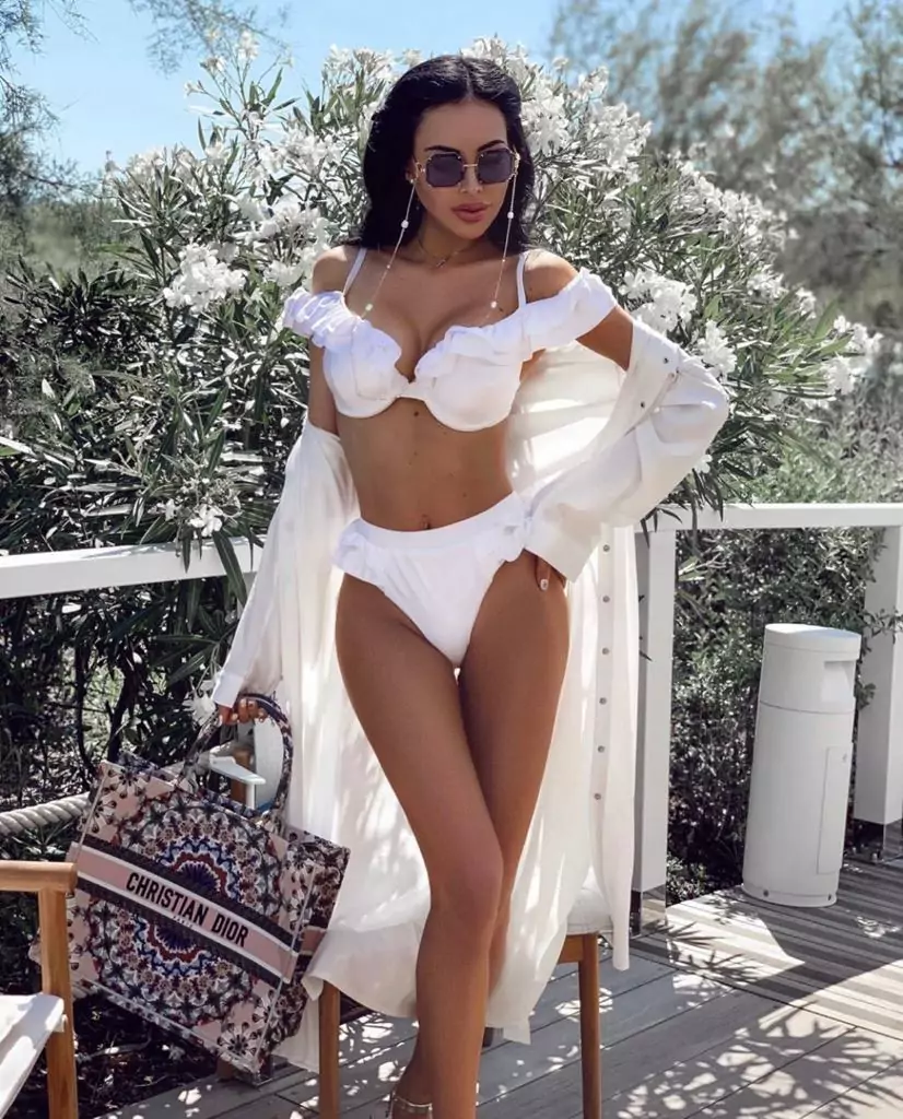 A marina in the north is waiting for your order