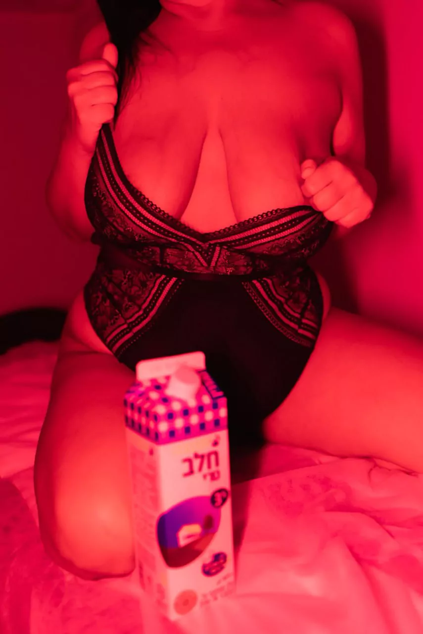 עיסוי ב-4 ידיים חוה המדהימה ביותר