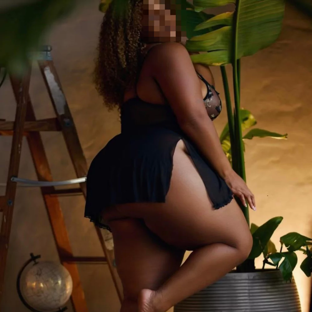 מעסה מקצועית ומפנקת מעסה מקצועית ומפנקת