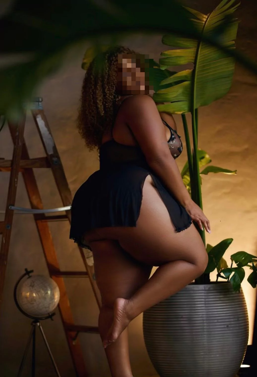 מעסה מקצועית ומפנקת מעסה מקצועית ומפנקת